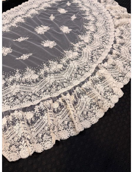 Mantilla exclusiva volante Aura Santos Textil